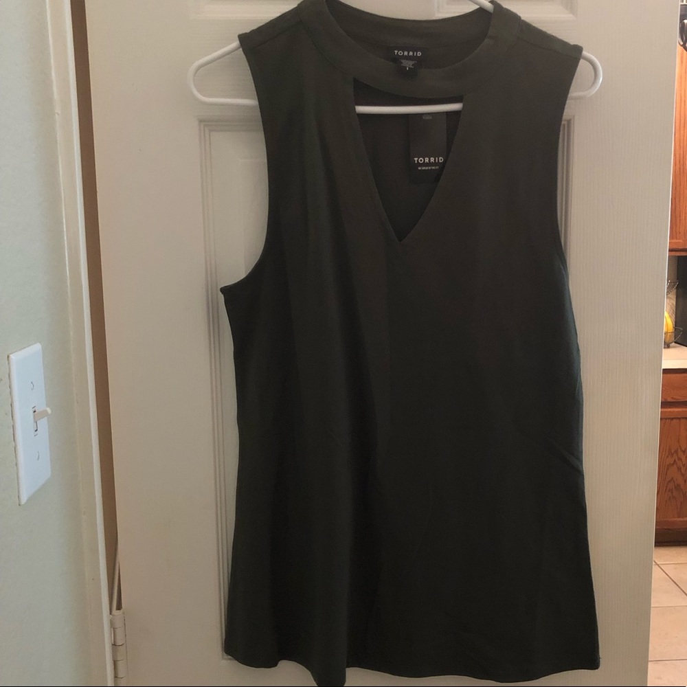 NWT Torrid Cut-out tank top Size 1